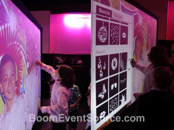 digital virtual grafitti wall rental 3 Photo Graffiti Wall