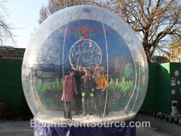 giant human snow globe 2 Giant Snow Globe